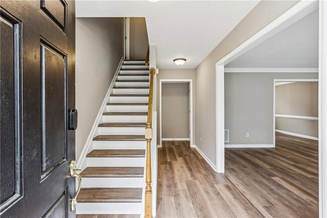 Building Photo - 52 Bridle Ln