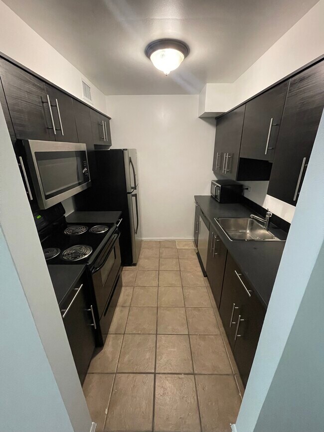 Foto del edificio - 6147 Knoll Wood Ct