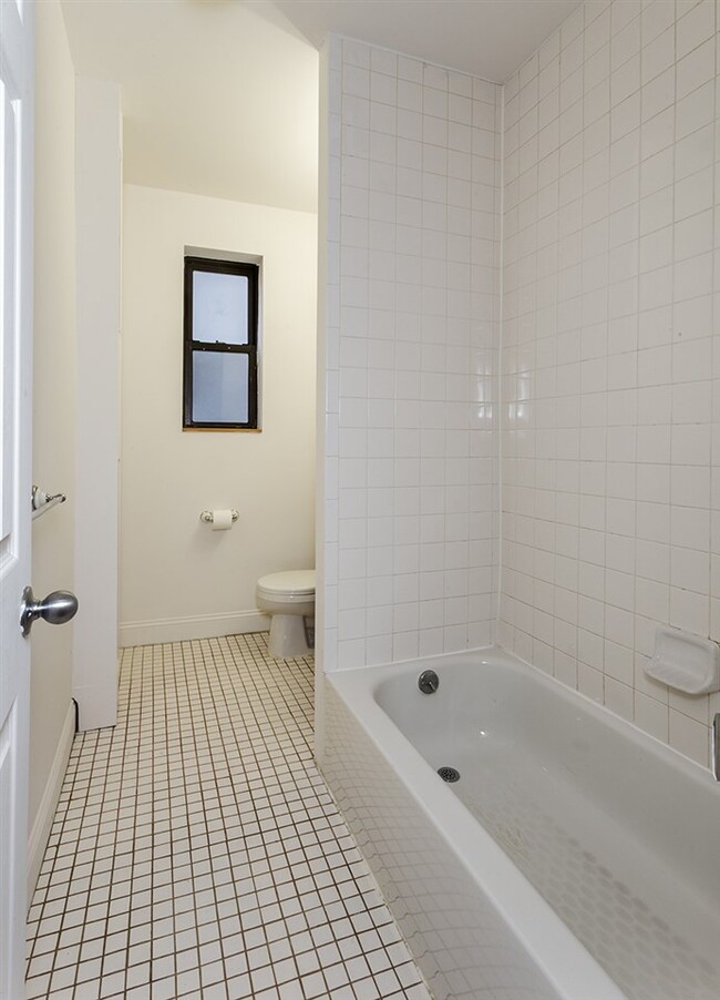 Building Photo - 333 Fairmount Ave