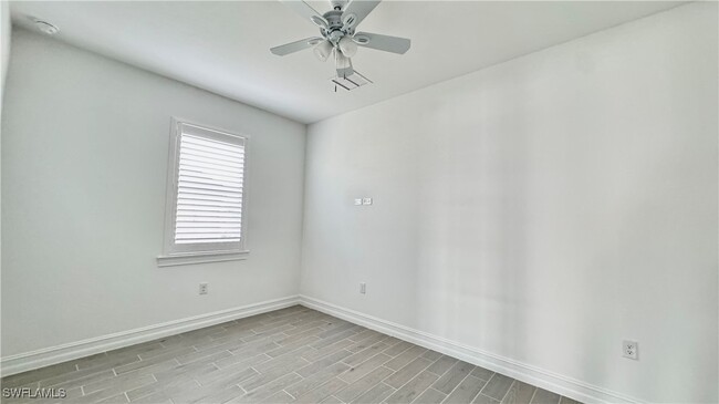 Building Photo - 43773 Sparrow Dr