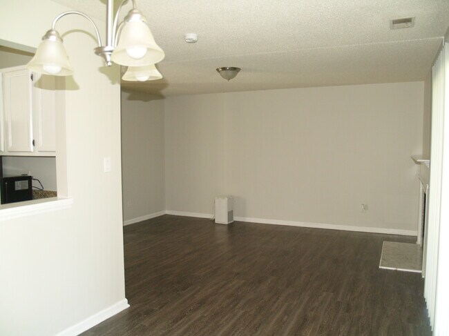 Foto del edificio - 2832 Iron Gate Ln