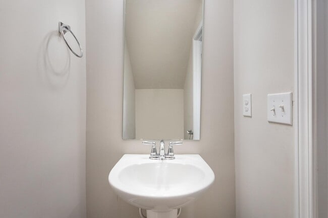 Building Photo - 3221 Ainsley Woods Dr