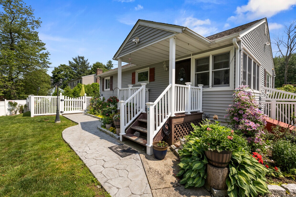 Foto principal - 2 Blueberry Ln