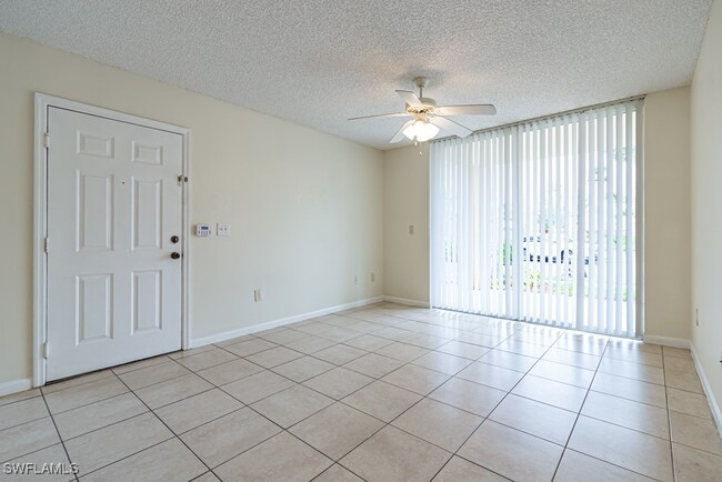 Foto del edificio - 1195 Wildwood Lakes Blvd