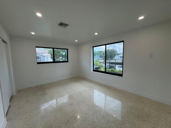 Foto del edificio - 731 SE 5th Ave