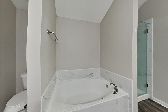 Foto del edificio - 20423 Drakewood Dr