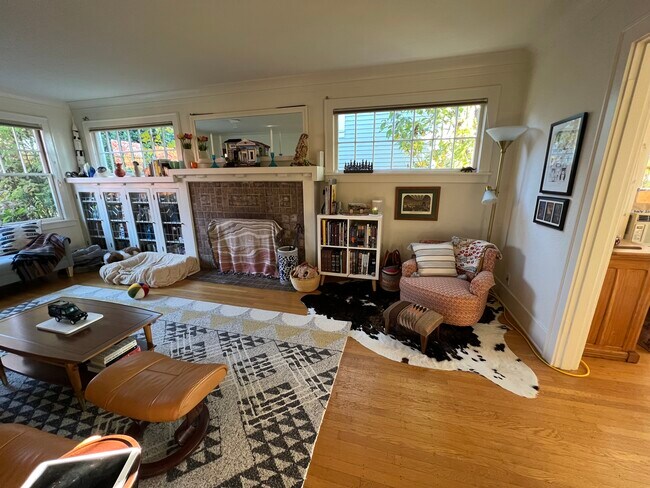 Living room - 1509 31st Ave