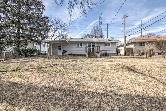 Building Photo - 1700 Patterson Rd