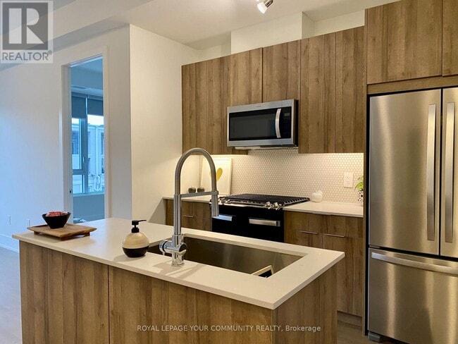 Building Photo - 495 Logan Ave