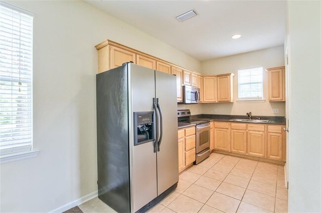 Building Photo - 3771 Overlook Dr