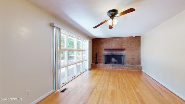 Foto del edificio - 60 Midland Rd