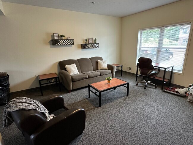 Building Photo - 1013 Residence Dr