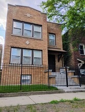 Building Photo - 7256 S Cornell Ave