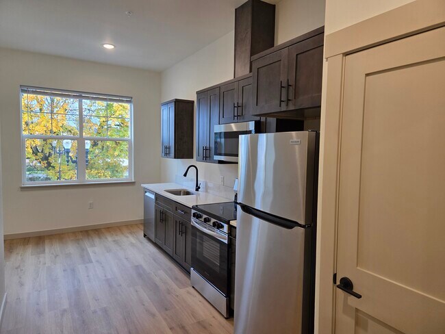 Building Photo - 478 S Main St