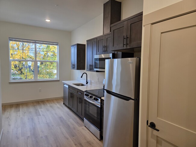 Foto del edificio - 478 S Main St