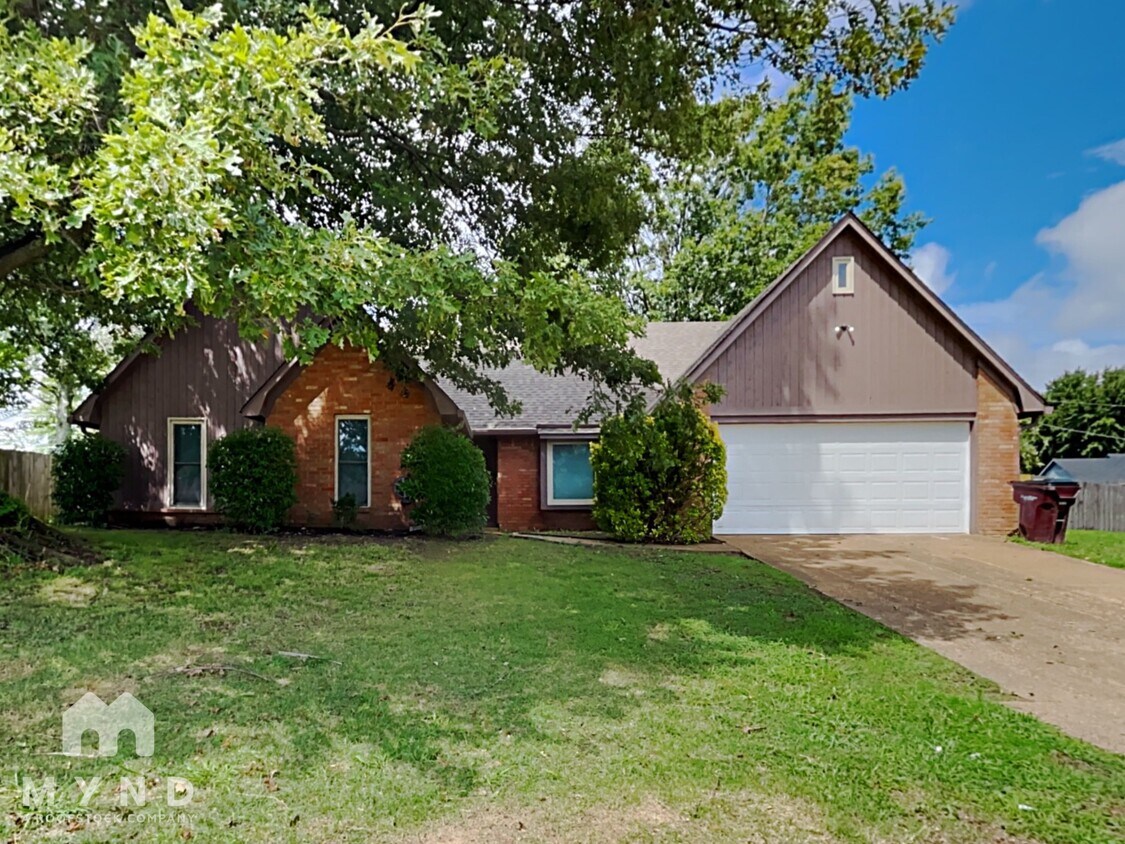 Primary Photo - 6718 Lake Point Cir