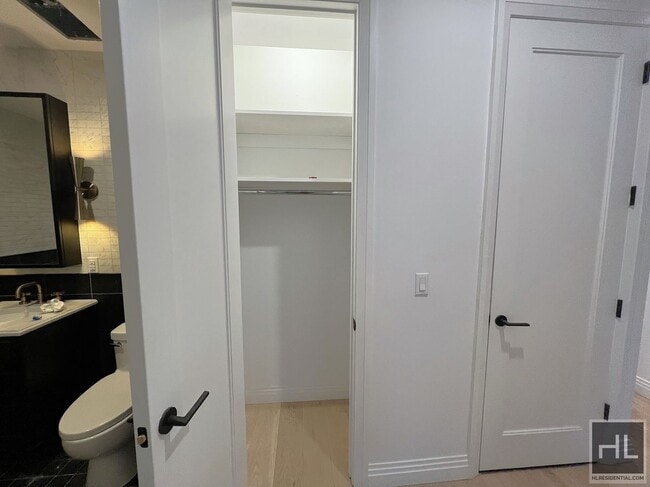 Foto del edificio - Luxurious 2 bedroom/2 Bathroom duplex apt ...