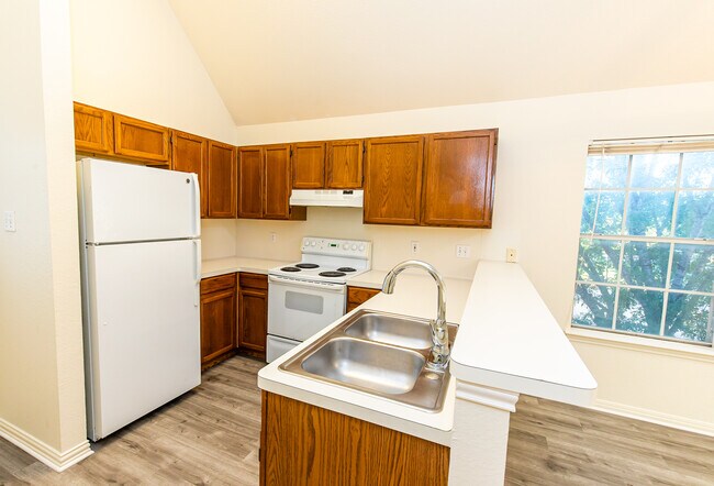 Fotografía del edificio - 3001 Whisper Oaks Ln