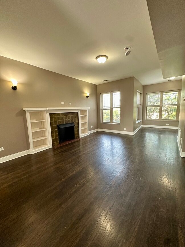 Building Photo - 941 E Marquette Rd