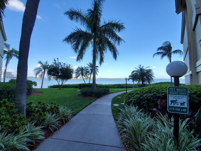 Building Photo - Golf course 2 bed 2 bath isla del sol Villa