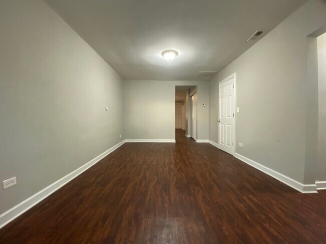Building Photo - 2034 N Kedvale Ave