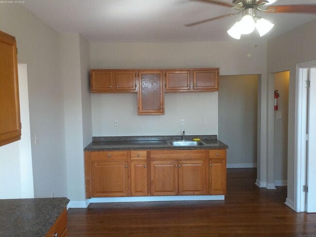 Building Photo - 2343 Barnum Ave