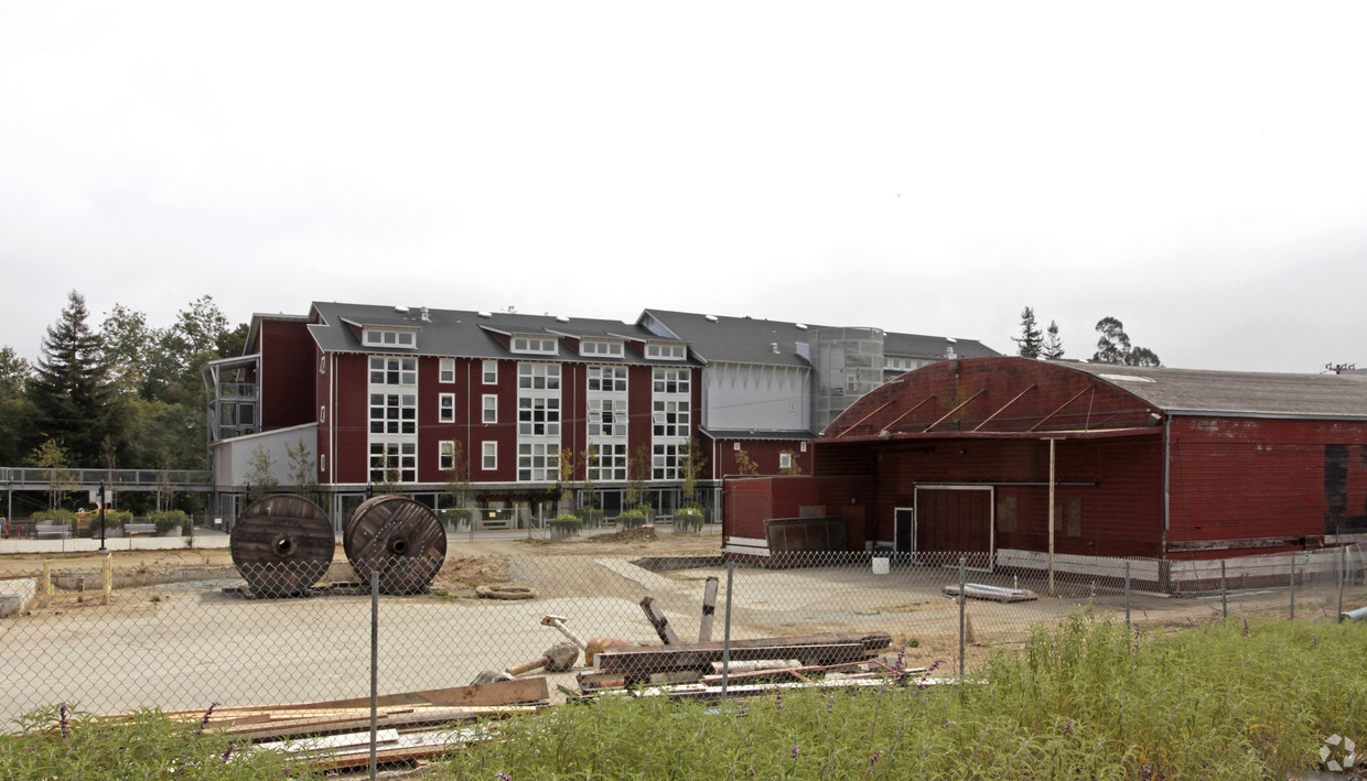 Primary Photo - Tannery Artist Lofts