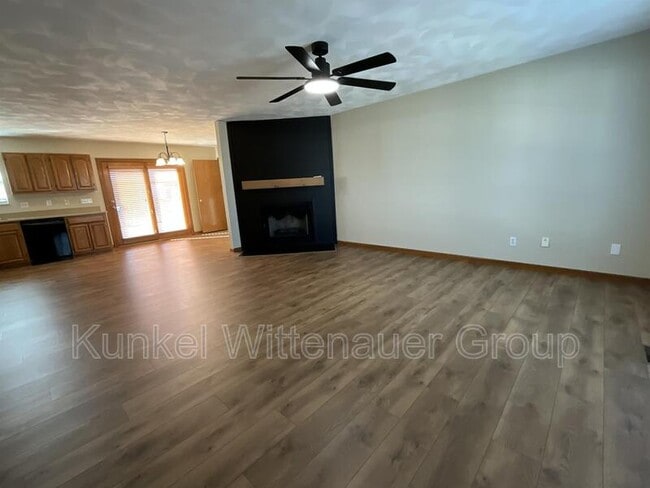 Building Photo - 19 Christine Dr