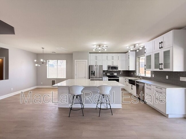 Building Photo - 45295 Gavilan Dr