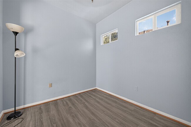 Foto del edificio - 12327 Fern Meadow Dr