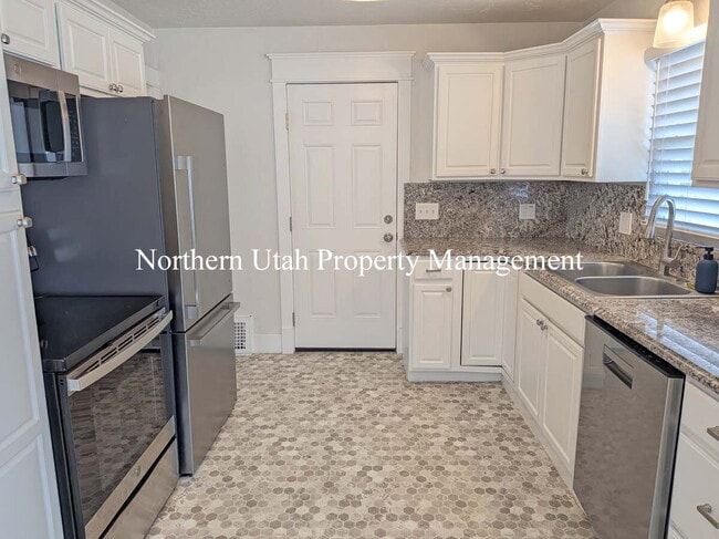 Building Photo - 2834 Liberty Ave