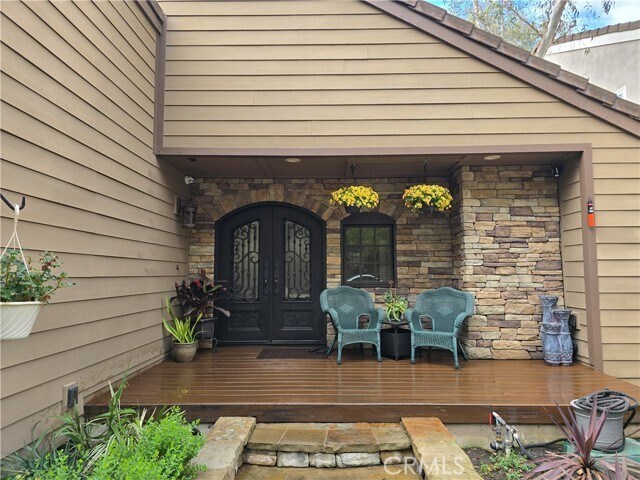 Foto del edificio - 24832 Forest Knoll Ln