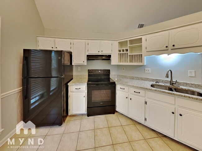 Building Photo - 5704 Ingleside Dr