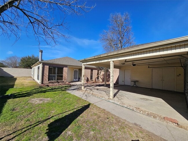 Building Photo - 8319 Wind Veil Dr