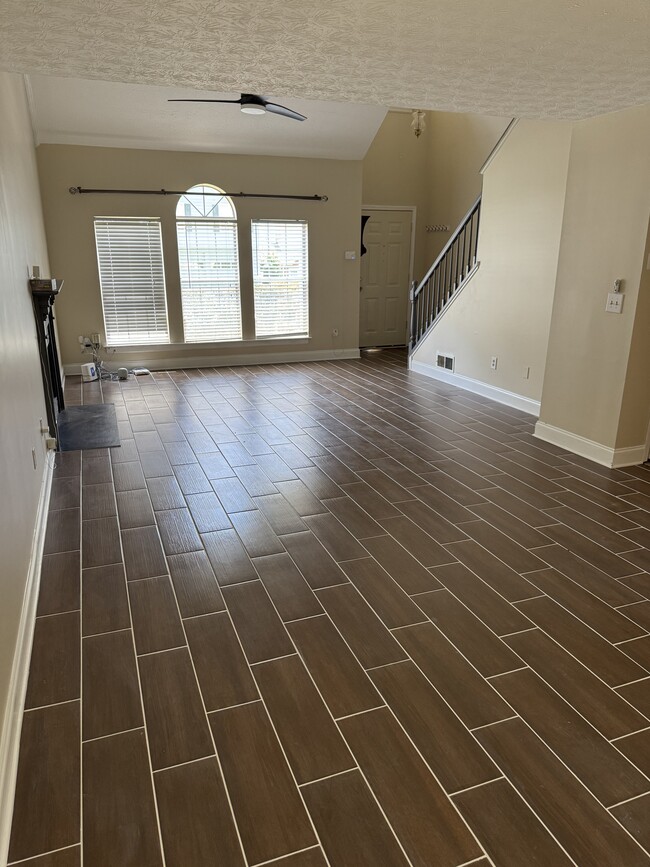 Building Photo - 3565 Park Bluff Ln NW