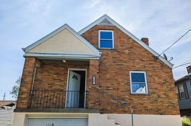 Building Photo - Great 3 bed, 2 bath home in Price Hill