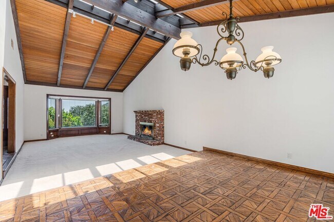 Foto del edificio - 1181 Somera Rd