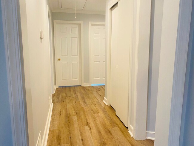 Foto del edificio - BEAUTIFULLY UPDATED - MINUTES TO SPOTSLYVA...