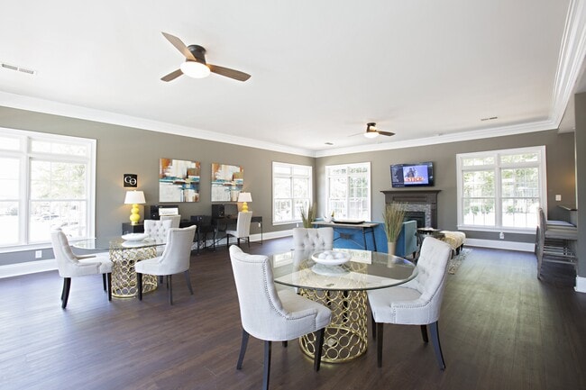 Building Photo - Peachtree Landing