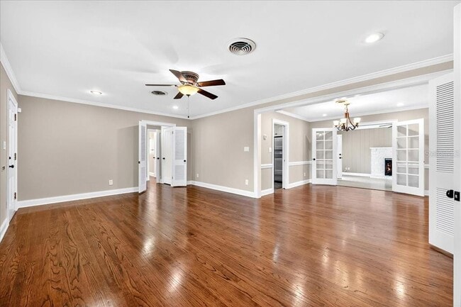 Building Photo - 2328 Woodbine Ave