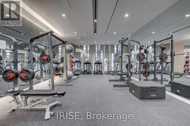 Building Photo - 576 Front St W