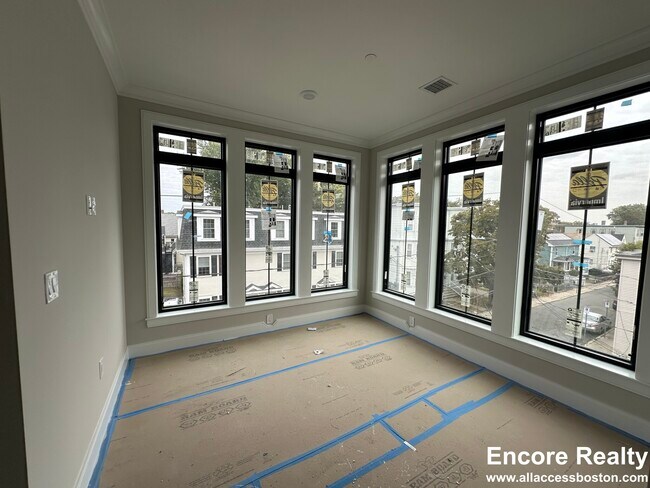 Building Photo - 155 Everett St