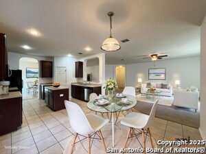 Foto del edificio - 15338 Nesting Way