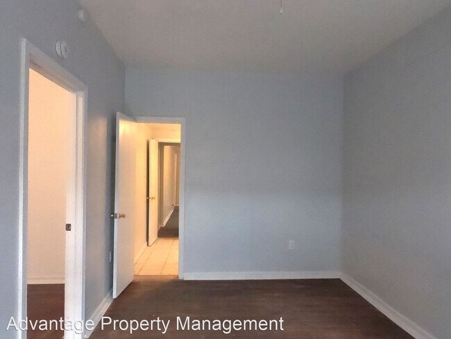 Building Photo - 3 br, 2 bath House - 925 Lewis St.