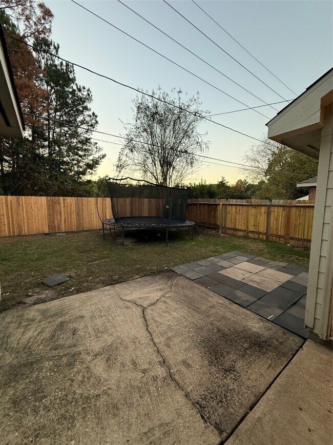 Foto del edificio - 22031 Falvel Dr