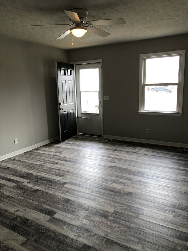 Foto del edificio - 123 Holly Ct