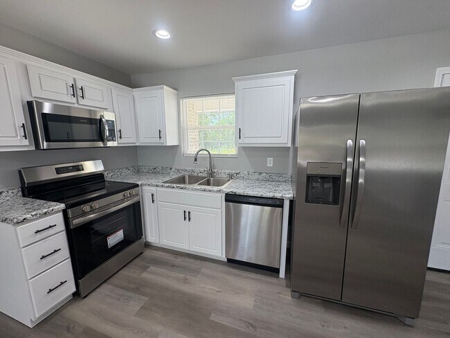 Foto del edificio - 3 Bed 2 Bath - New Construction Brick Homes