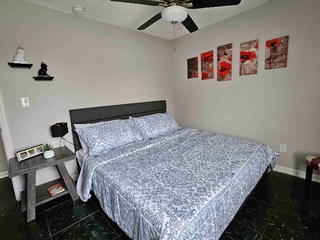 Foto del edificio - 810-810 E Bragg St