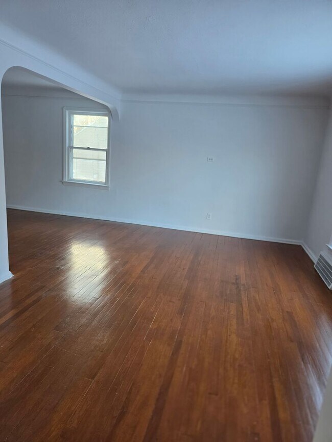 Foto del edificio - 3 Bedroom Updated Single Family Home