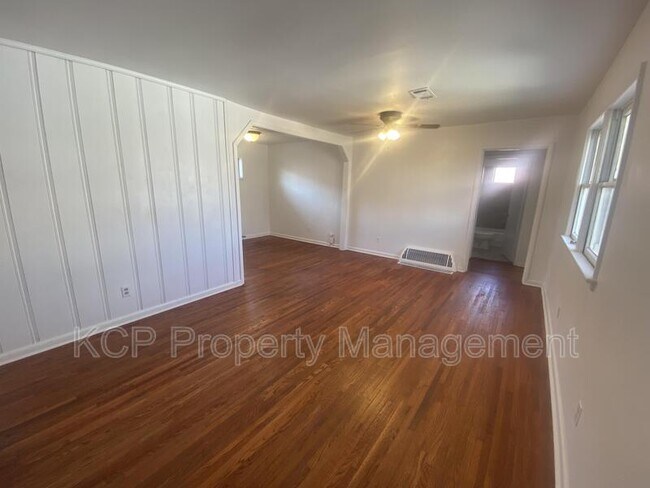 Foto del edificio - 323 N 13th St